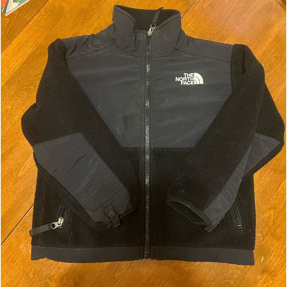 The original North Face Polartec fleece jacket in size extra small (5/6)
